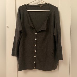 Chan Luu 100% Cashmere sweater M/L Mother of Pearl buttons